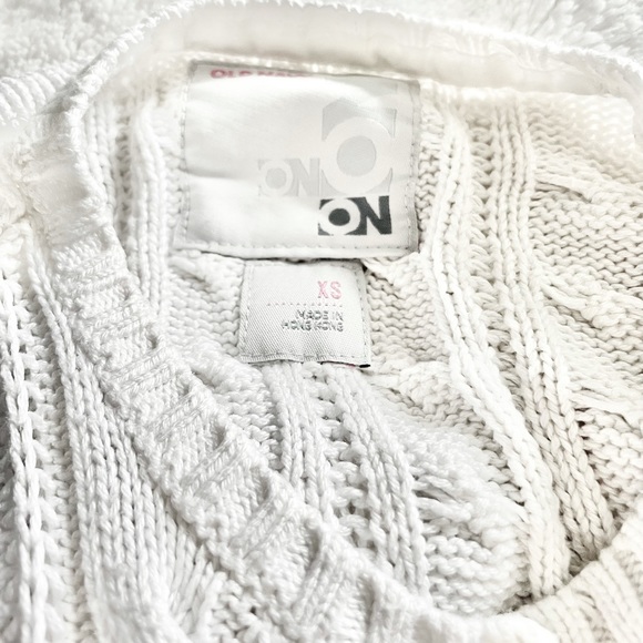 Girl’s Old Navy Jeweled Button Cable Knit Cardigan Size XS 4/5 - Picture 9 of 10